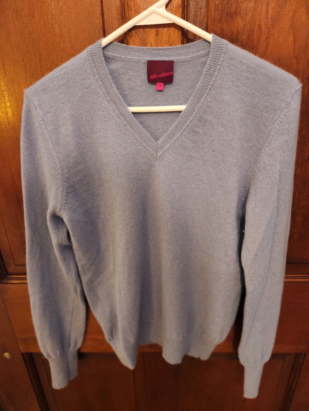 State Cashnere Basic V-Neck Cashmere Sweater In Bella Blue